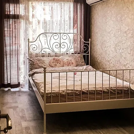 아파트 Classic Style Close To Ancient Roman Theatre
